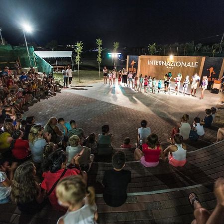 Camping Internazionale - Sottomarina Di Chioggia Bagian luar foto